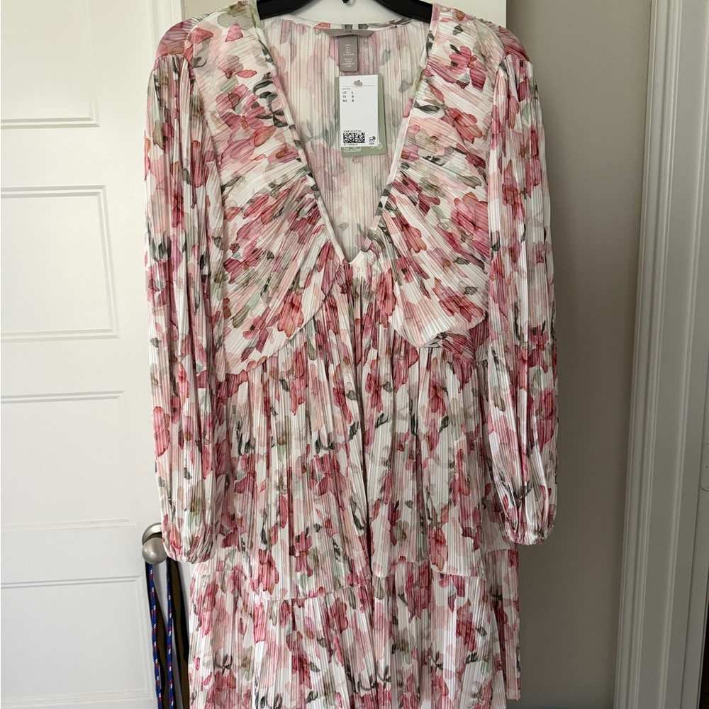 H&M Pink Floral Pleated V-Neck Long Sleeve Midi Dress